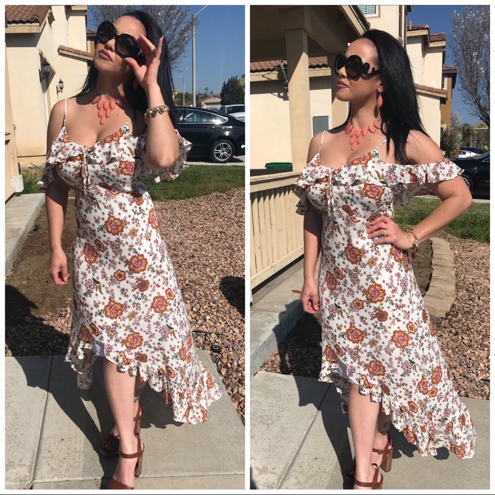 5 ⭐️ Marigold Floral  Maxi Dress - Picture 3 of 7